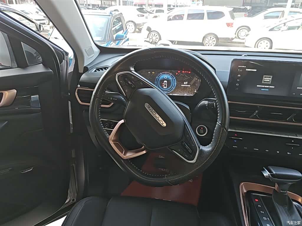 Wuling RS-5, 2019 11