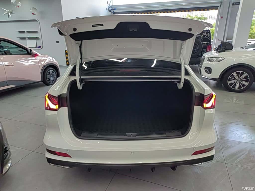 Roewe i5, 2025 19