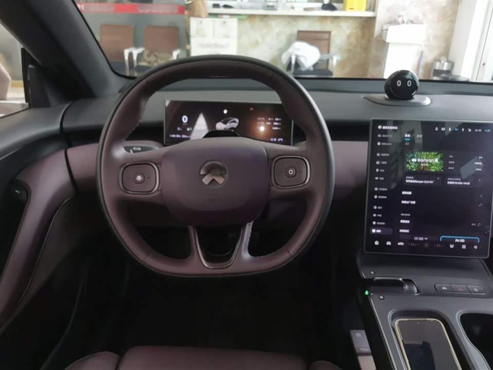 NIO ET5