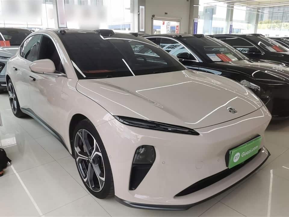 NIO ET5