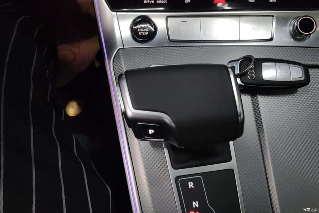 Audi A6L, 2024 15