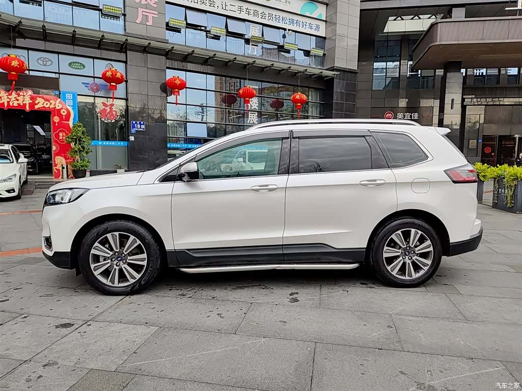 Ford Edge, 2021 3