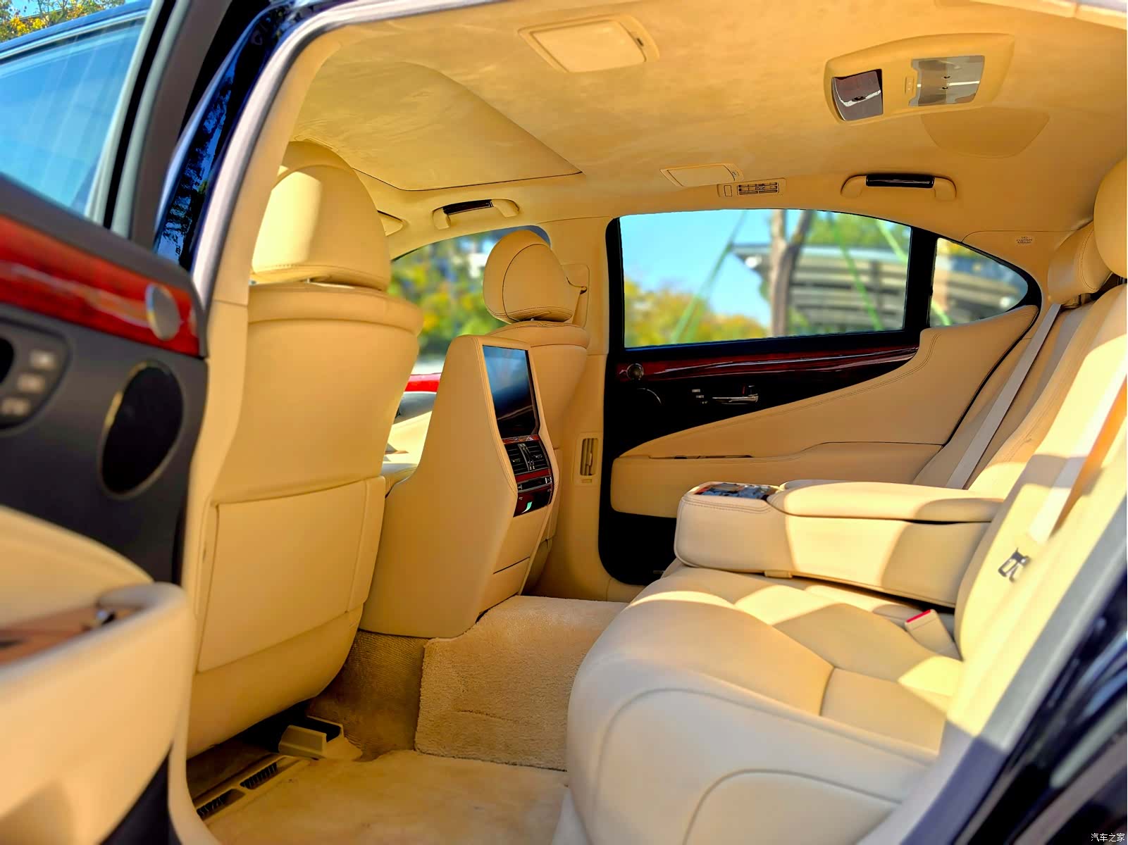 Lexus LS, 2011 6