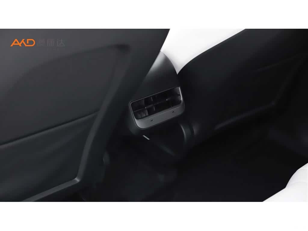 Tesla Model Y, 2023 9