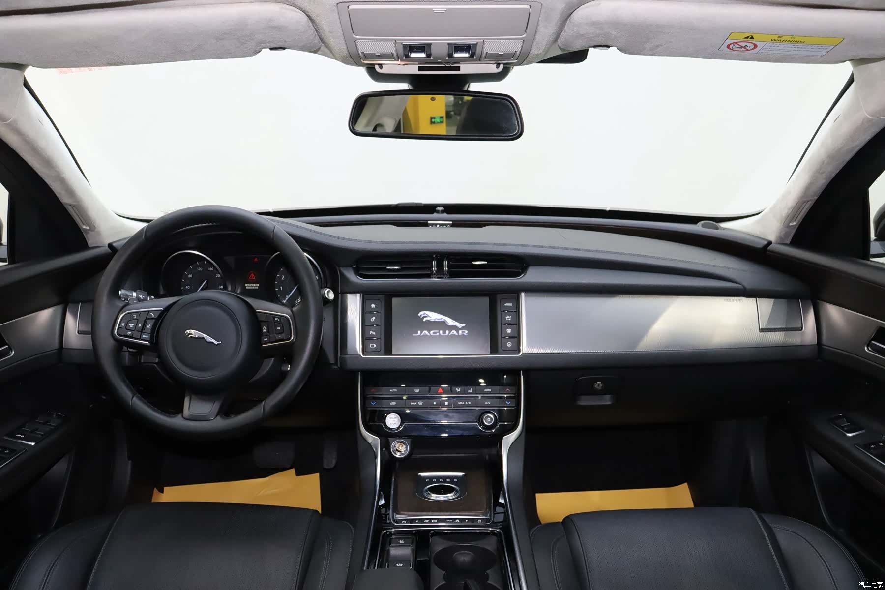 Land Rover XFL, 2016 9