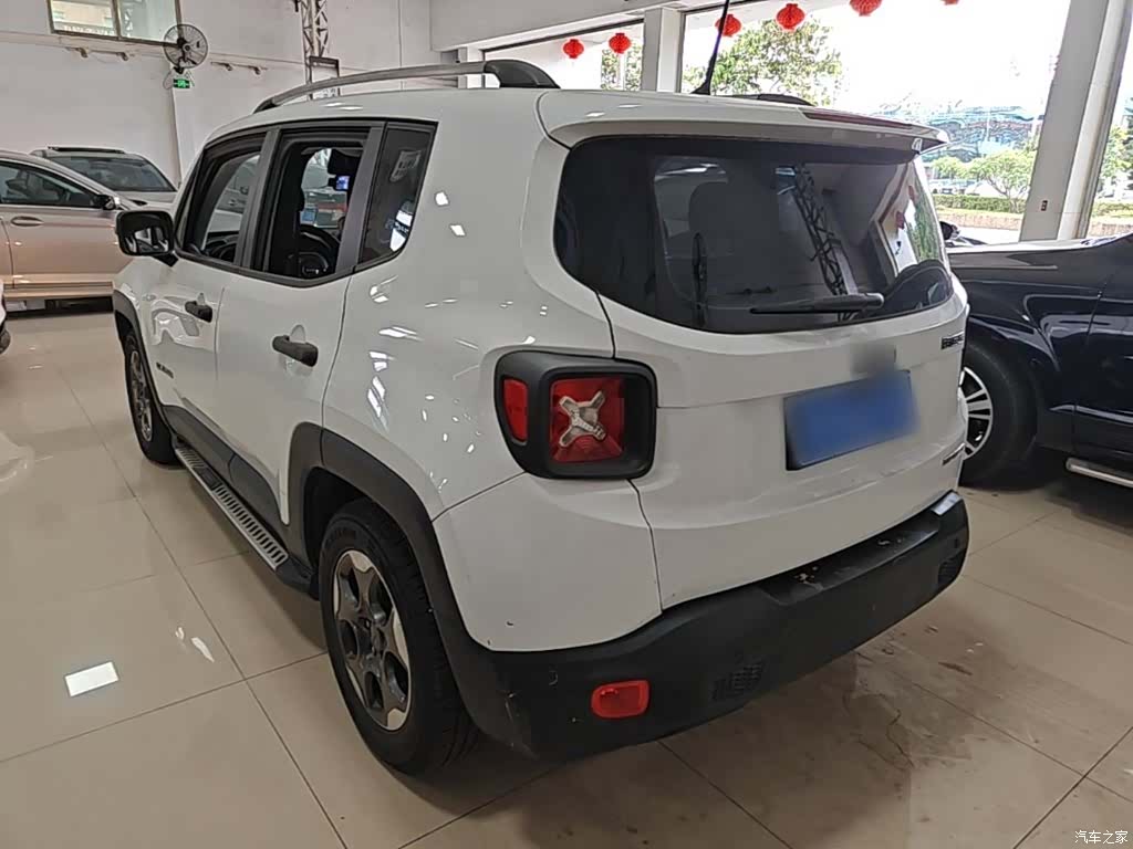Jeep Renegade, 2016 все фото