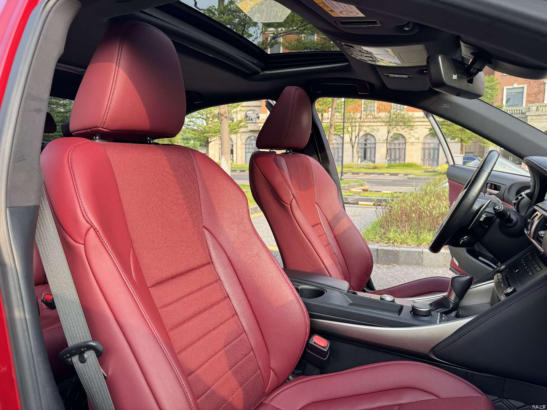Lexus IS, 2018 12