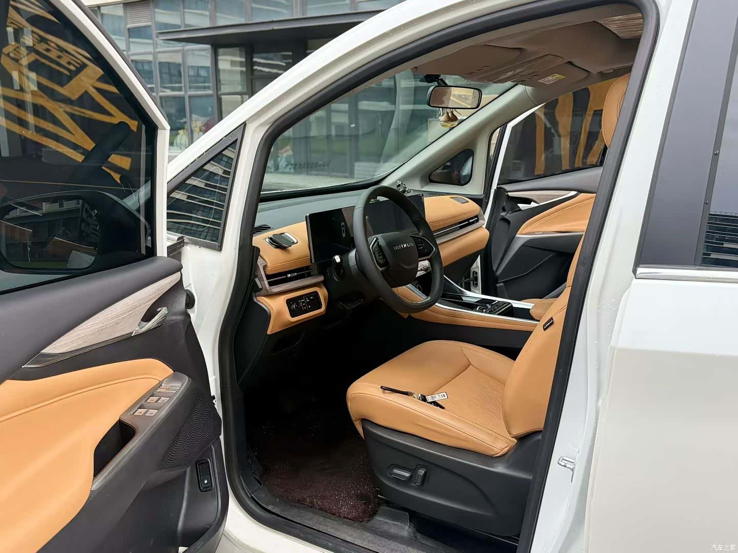 Maxus G50, 2025 4