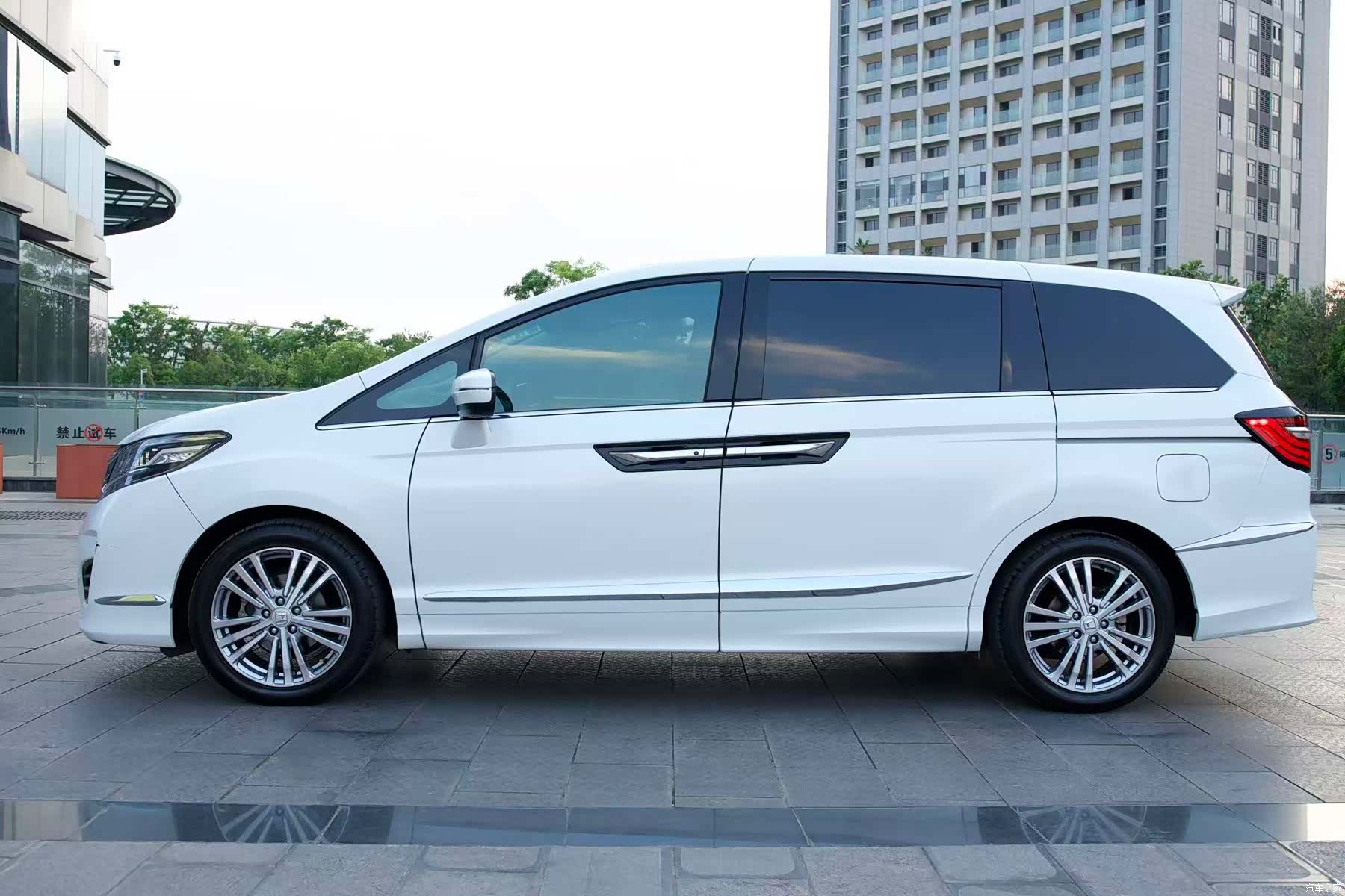Honda Elysion, 2018 20