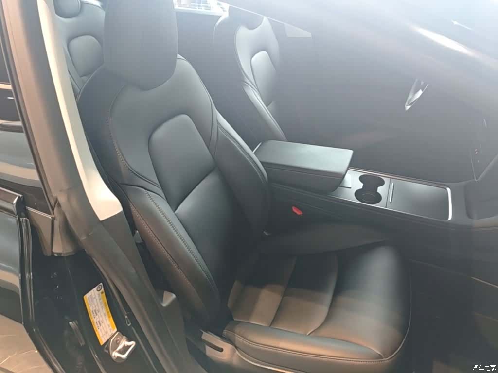 Tesla Model 3, 2023 25