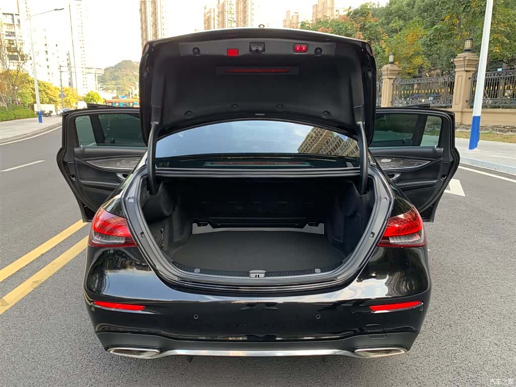 Mercedes-Benz E-Class, 2022 8