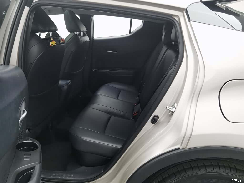 Toyota C-HR, 2022 15