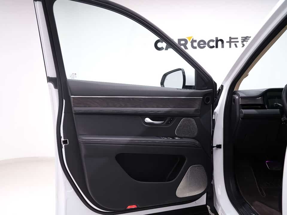 AITO Ask the world M7