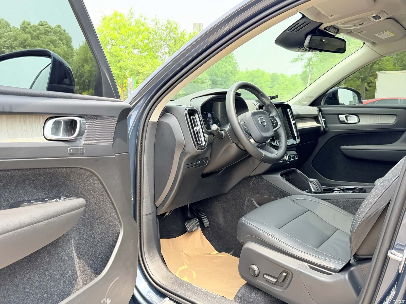 Volvo XC40, 2020 4