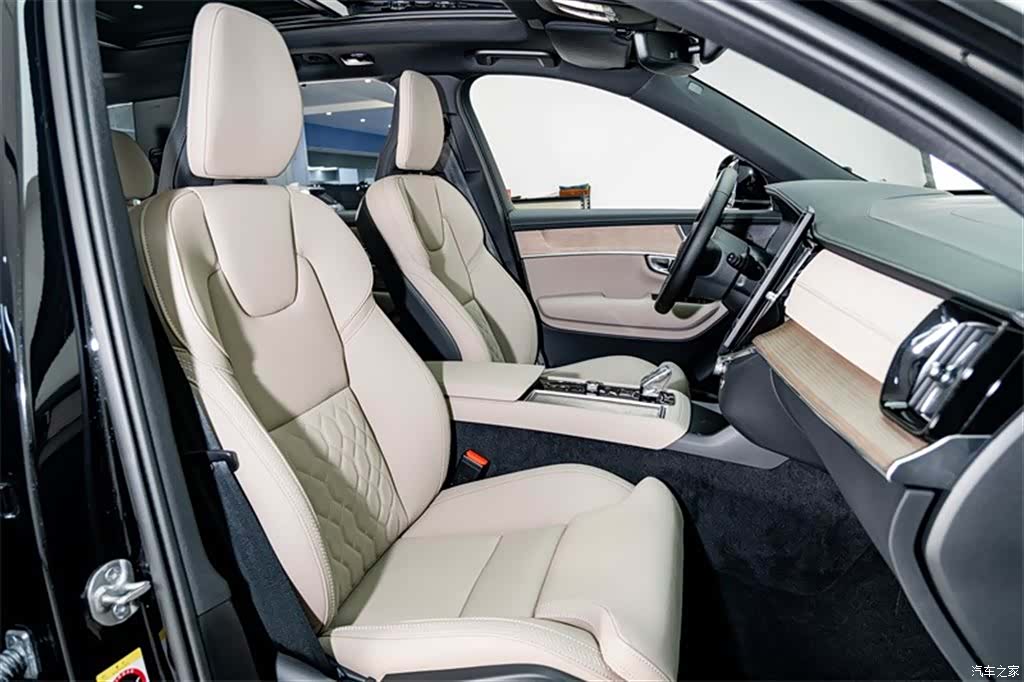 Volvo XC90, 2026 20