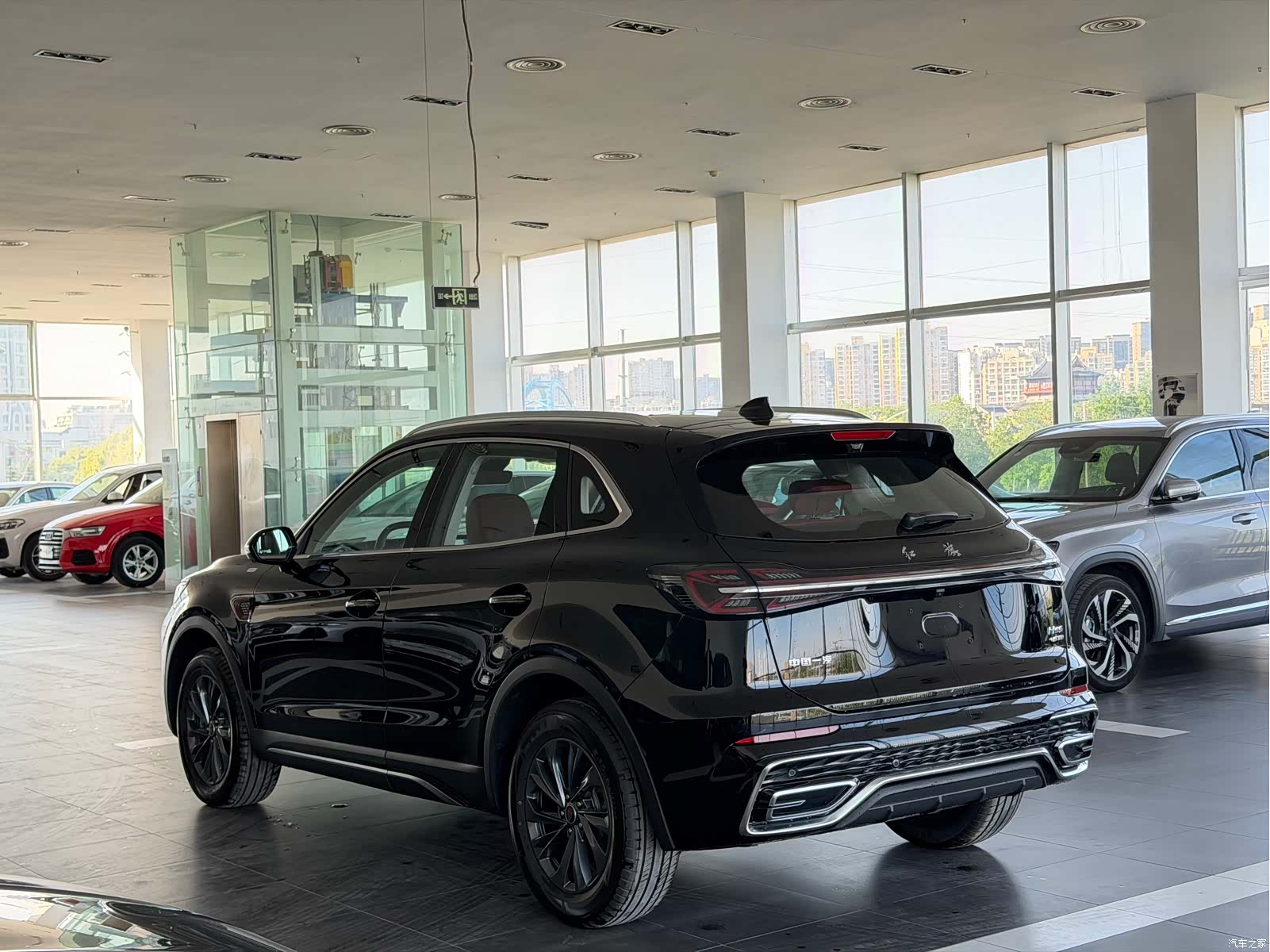 Hongqi HS5, 2026 4