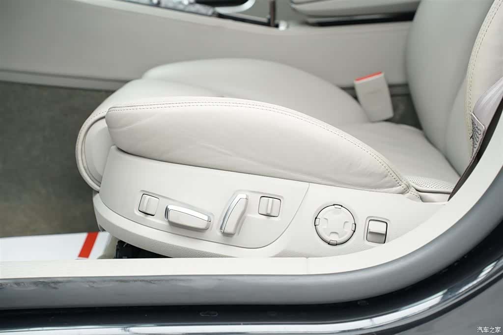 Audi A8L, 2010 7