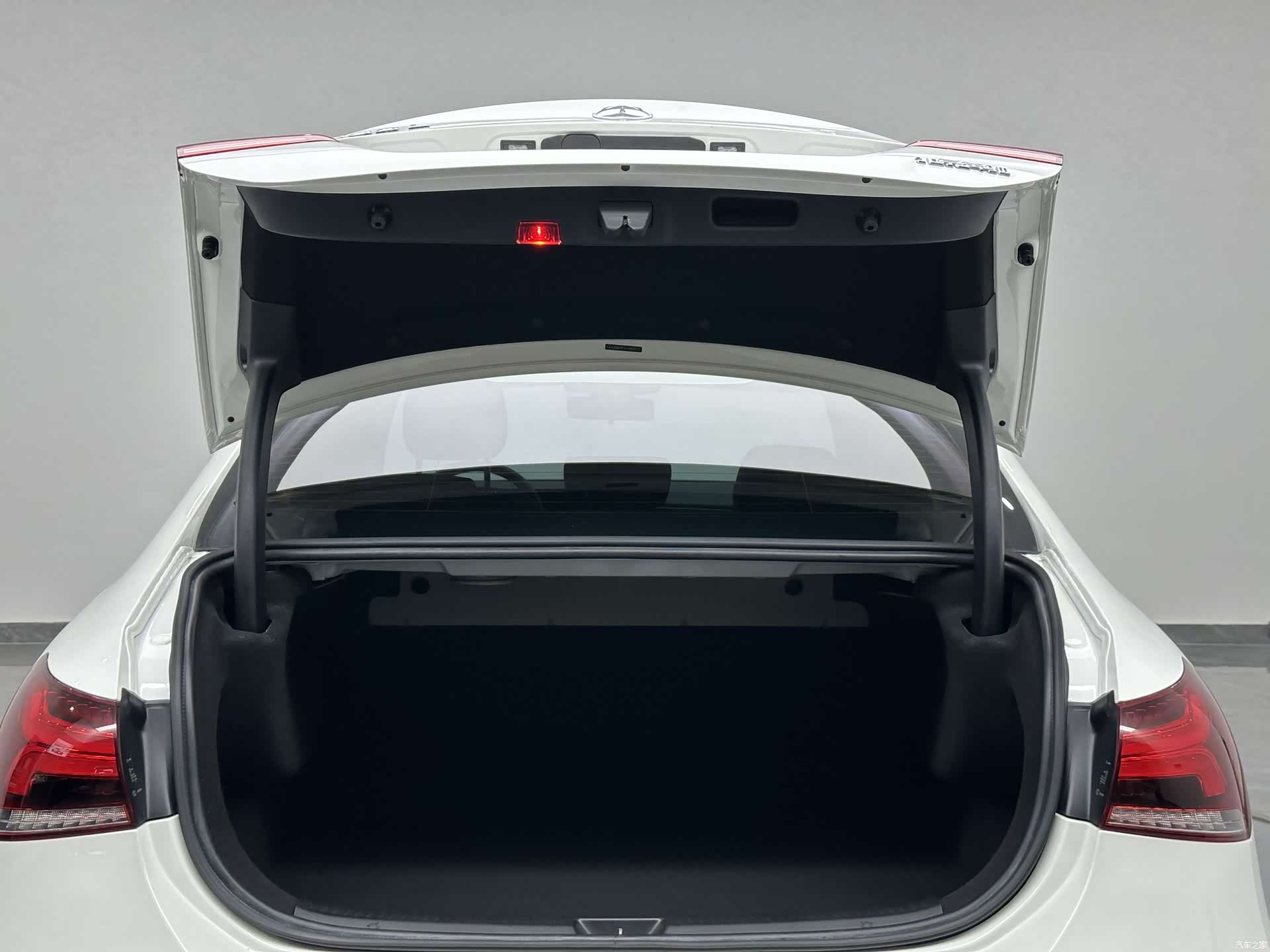 Mercedes-Benz A-Class, 2020 28