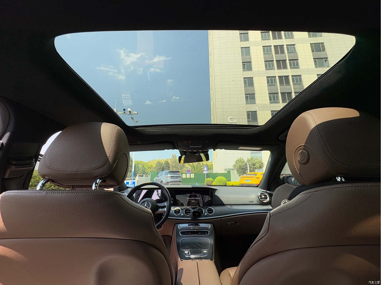 Mercedes-Benz E-Class, 2023 19