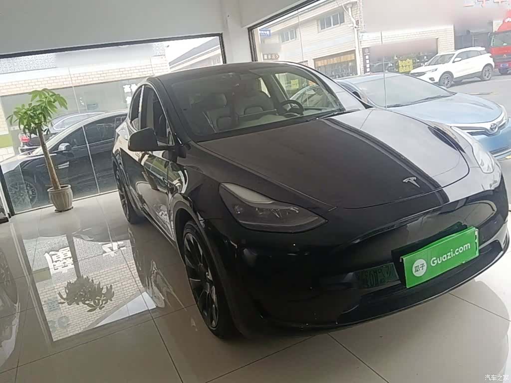 Tesla Model Y, 2022 4