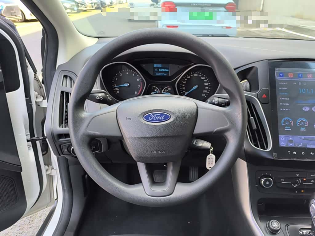 Ford Focus, 2017 11