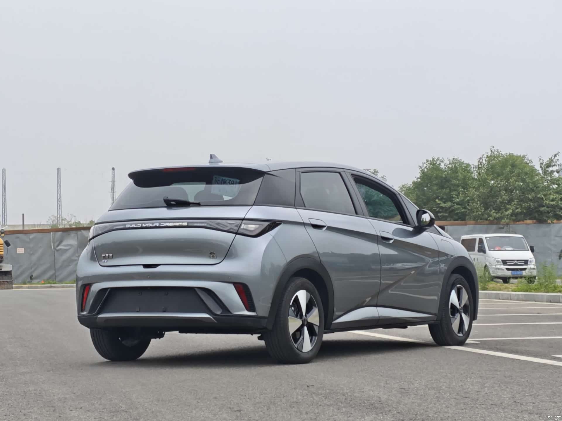 BYD Dolphin, 2023 все фото