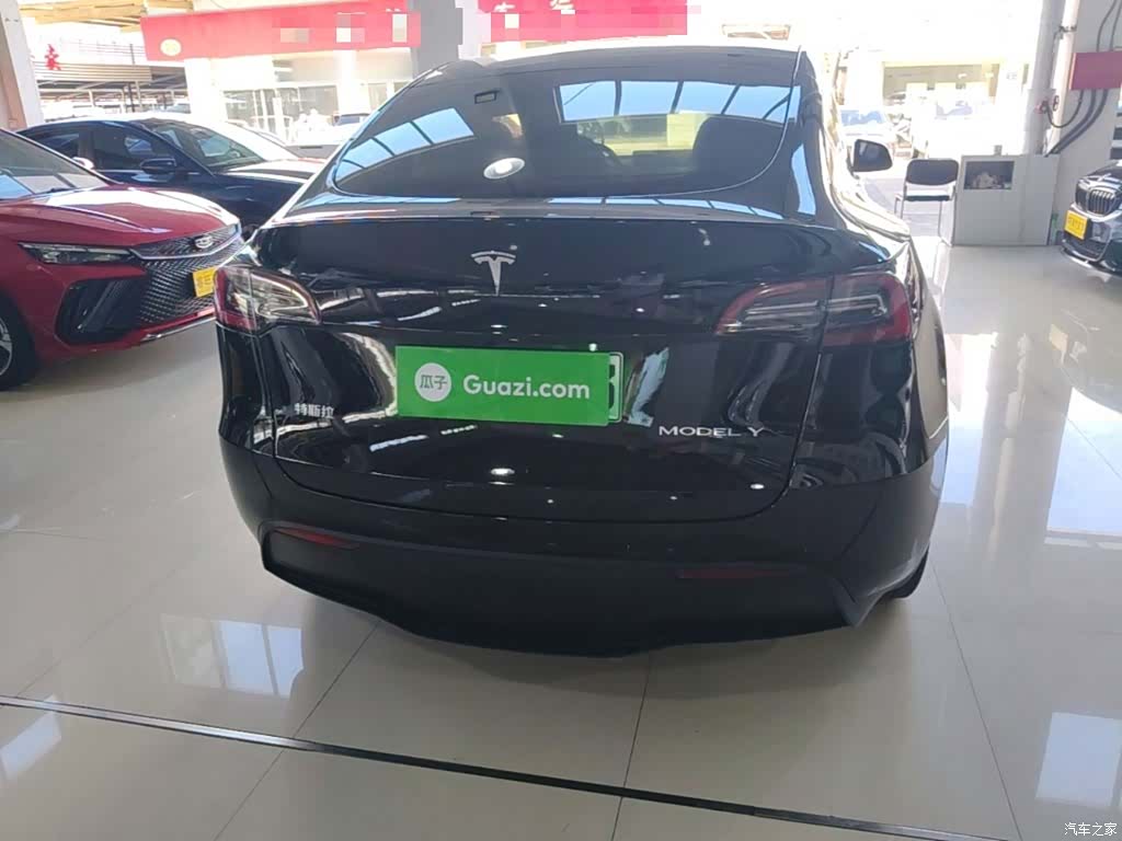 Tesla Model Y, 2024 6