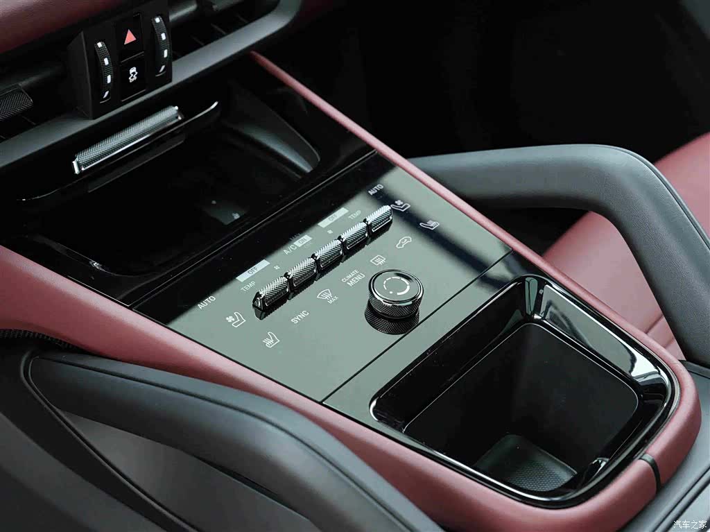 Porsche Cayenne, 2024 11