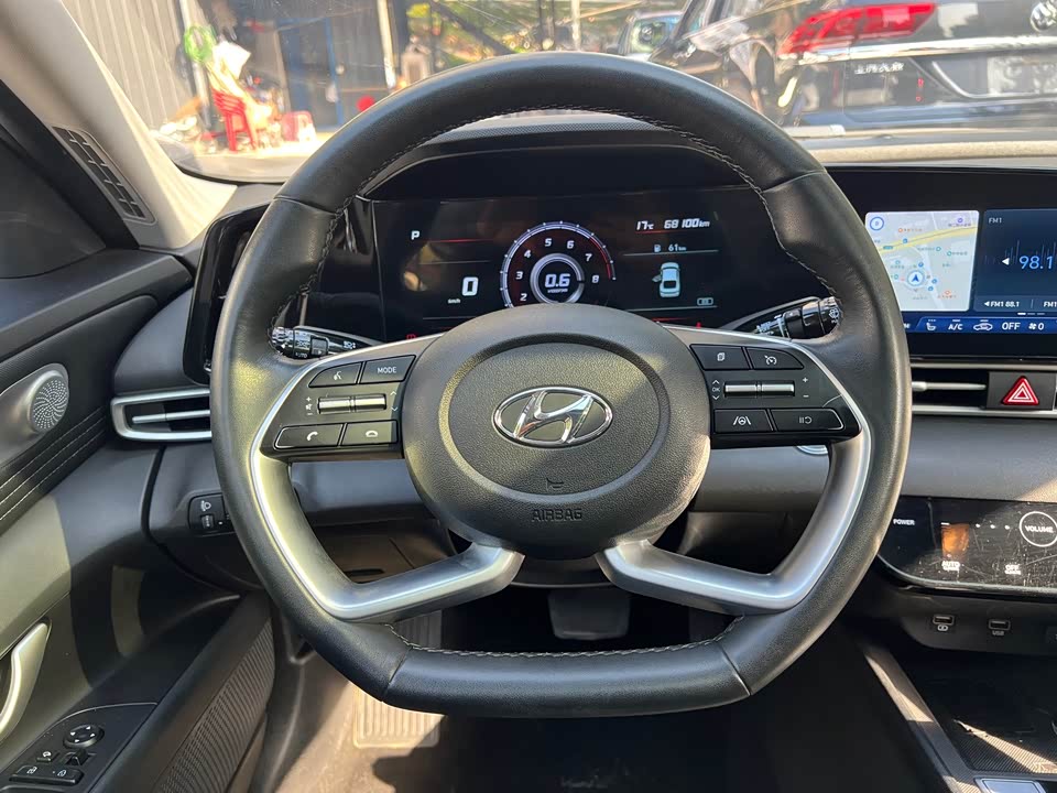 Hyundai Elantra