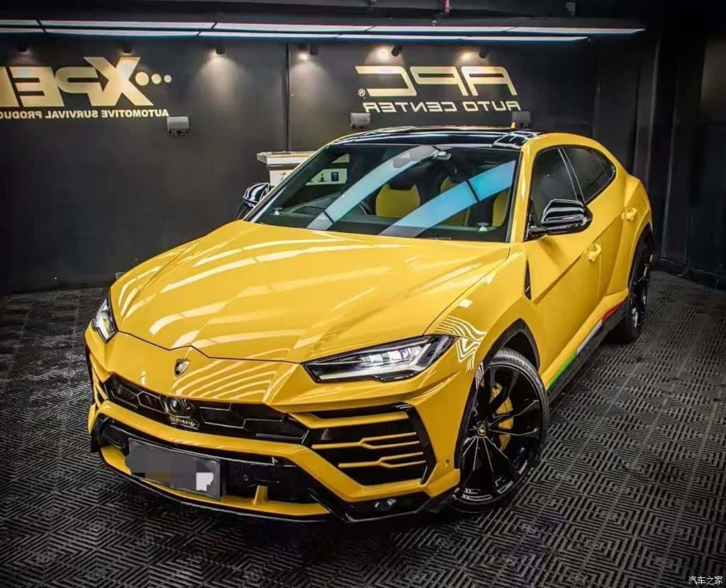 Lamborghini Urus, 2022 1