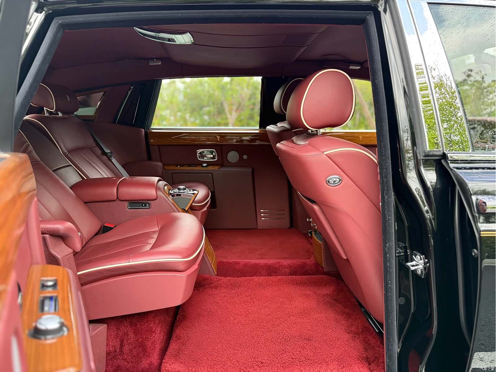 Rolls-Royce Phantom, 2015 13