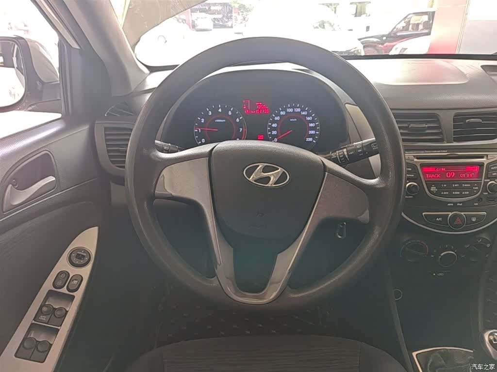Hyundai GLX, 2014 11