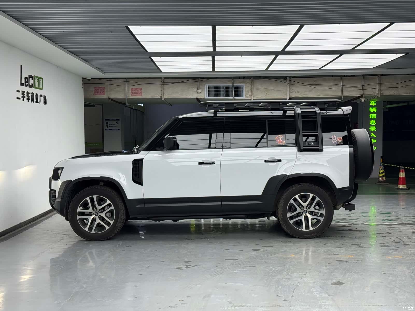 Land Rover Defender, 2025 7