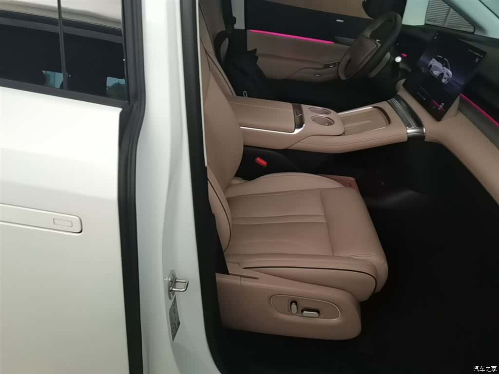 Xpeng X9, 2024 25