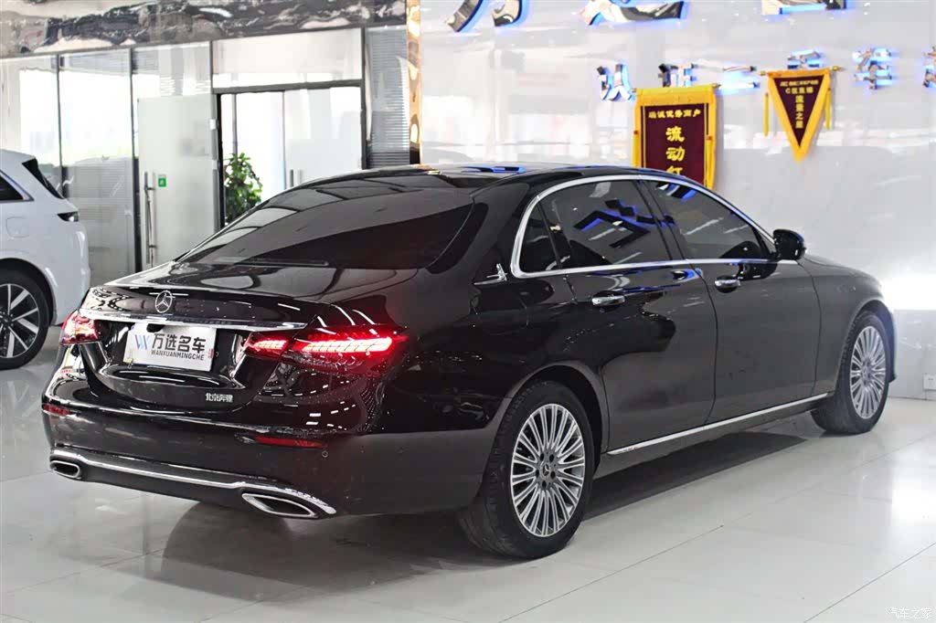 Mercedes-Benz E-Class, 2023 13