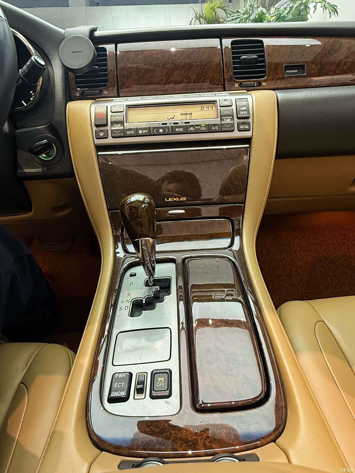 Lexus SC, 2009 24
