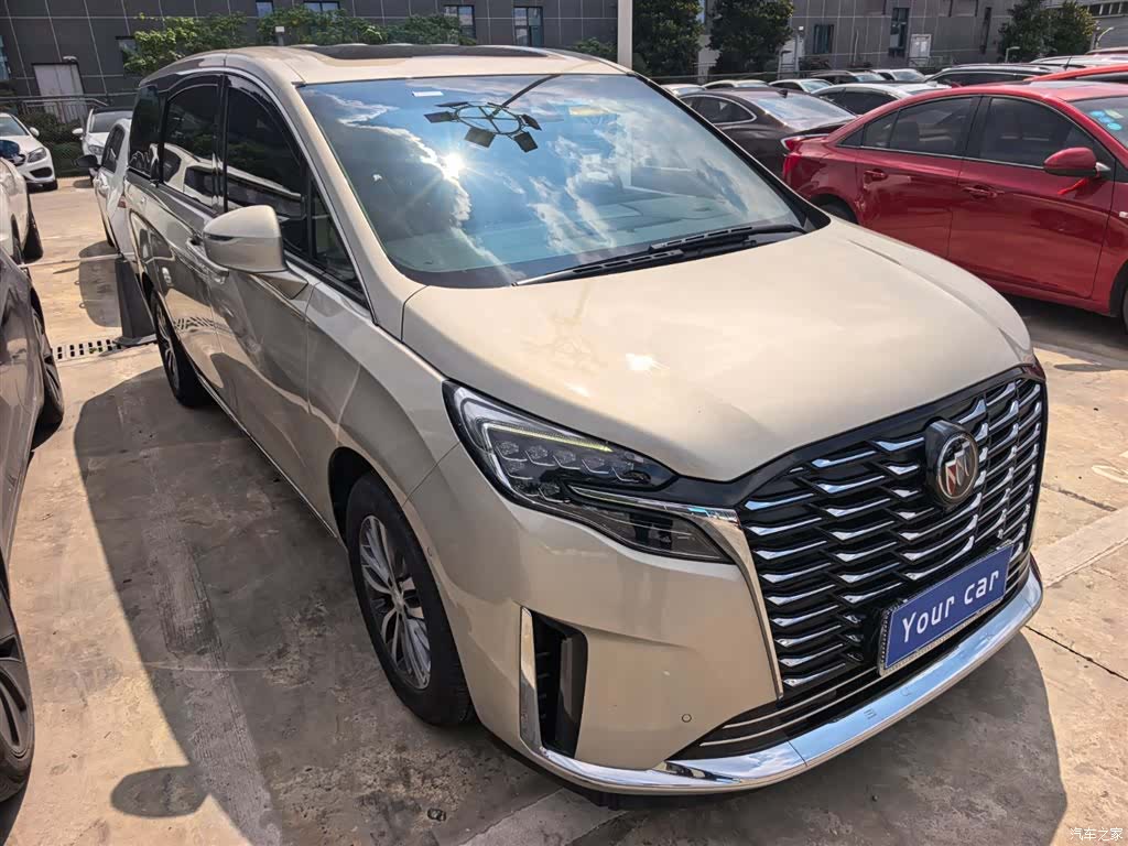 Buick GL8, 2022 3