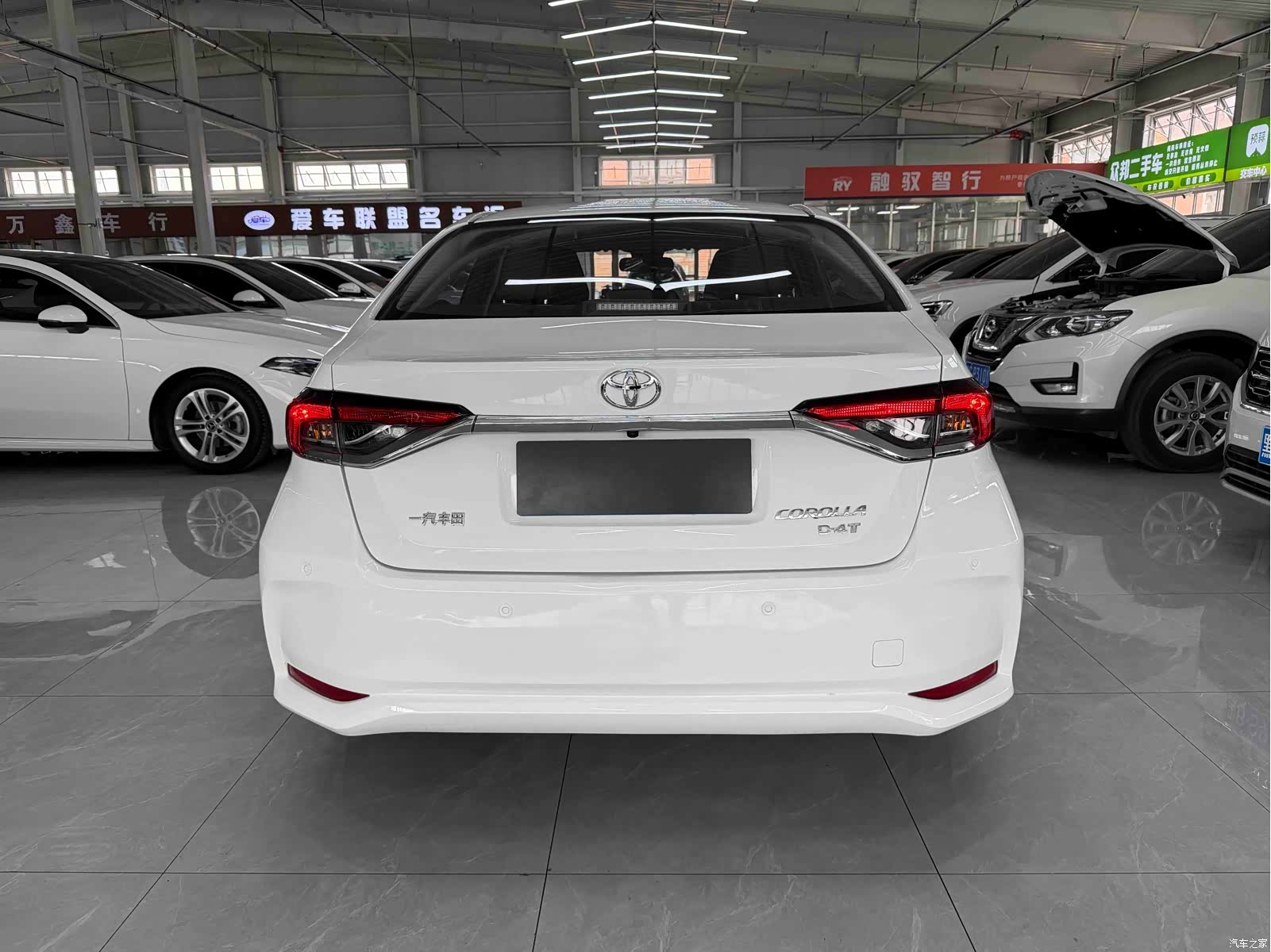 Toyota Corolla, 2023 все фото