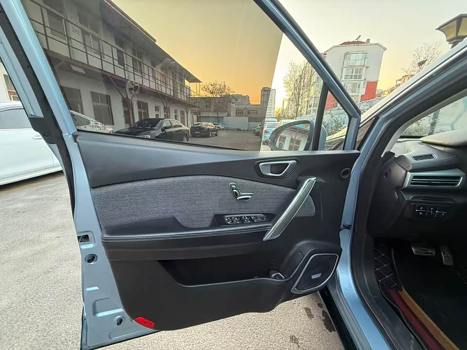 BAIC Beijing EX3