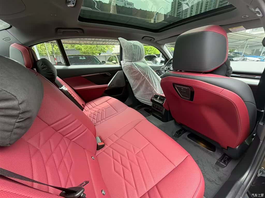 BMW 5 Series, 2026 6