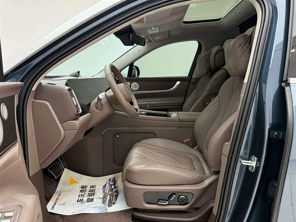 AITO Ask the world M9