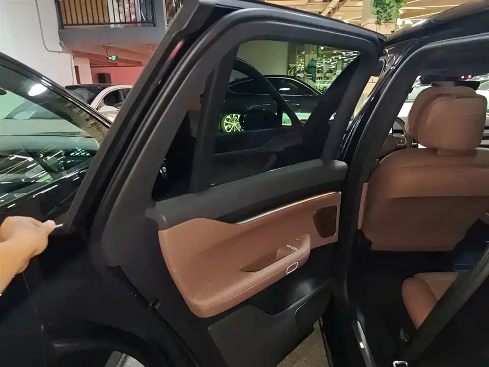 NIO ES8 NIO ES8