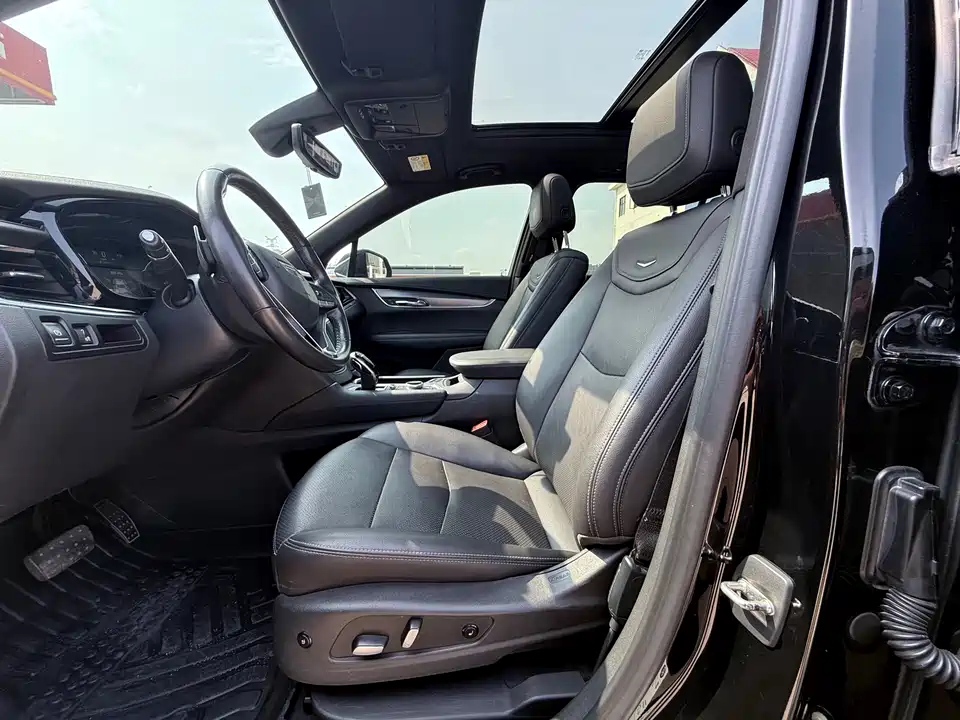 Cadillac XT6