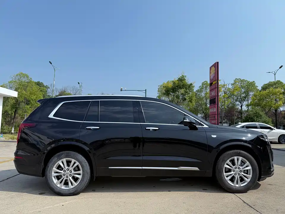 Cadillac XT6