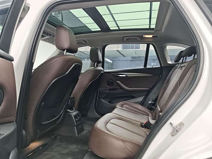 BMW X1 xin neng yuan 2019 xDrive25Le Люкс