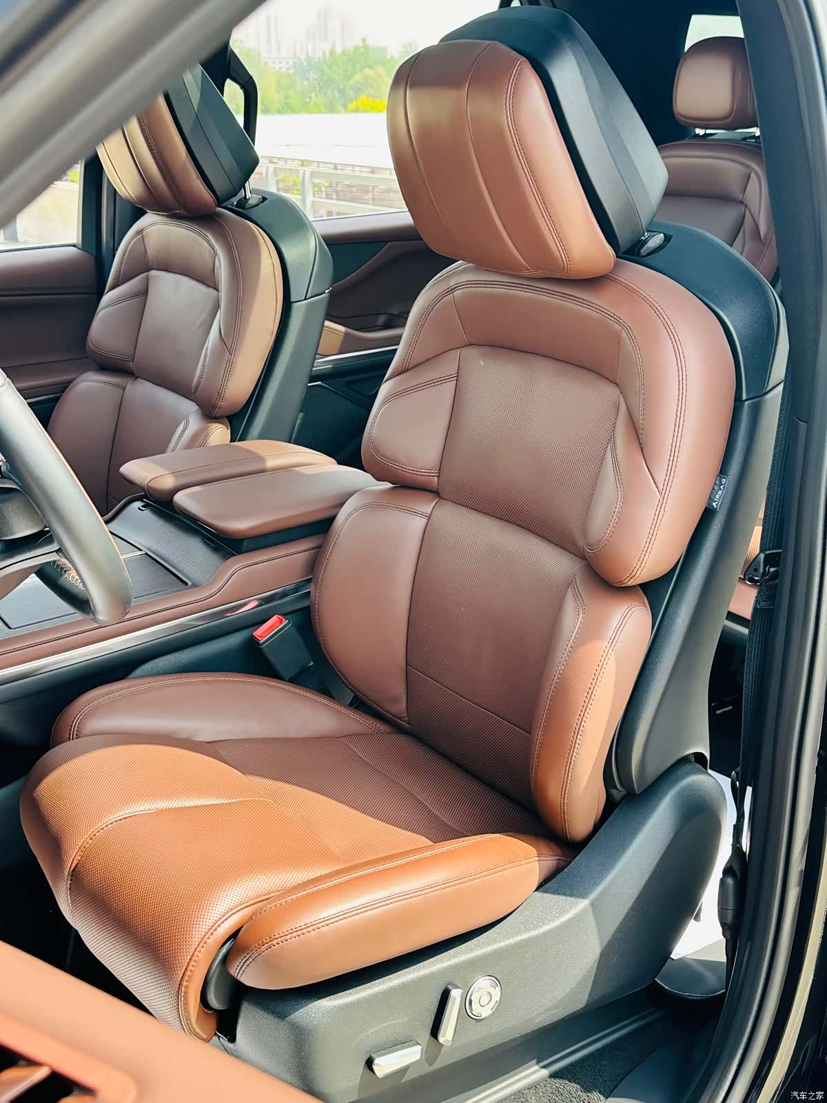 Lincoln Navigator, 2025 29
