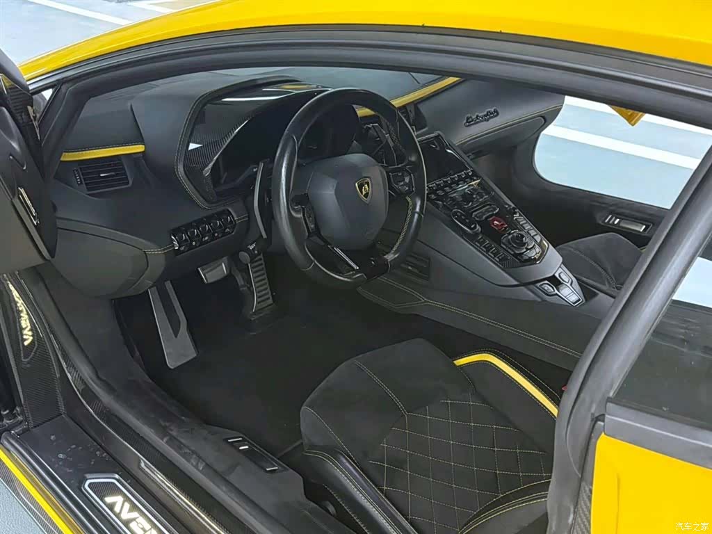 Lamborghini Aventador, 2017 11