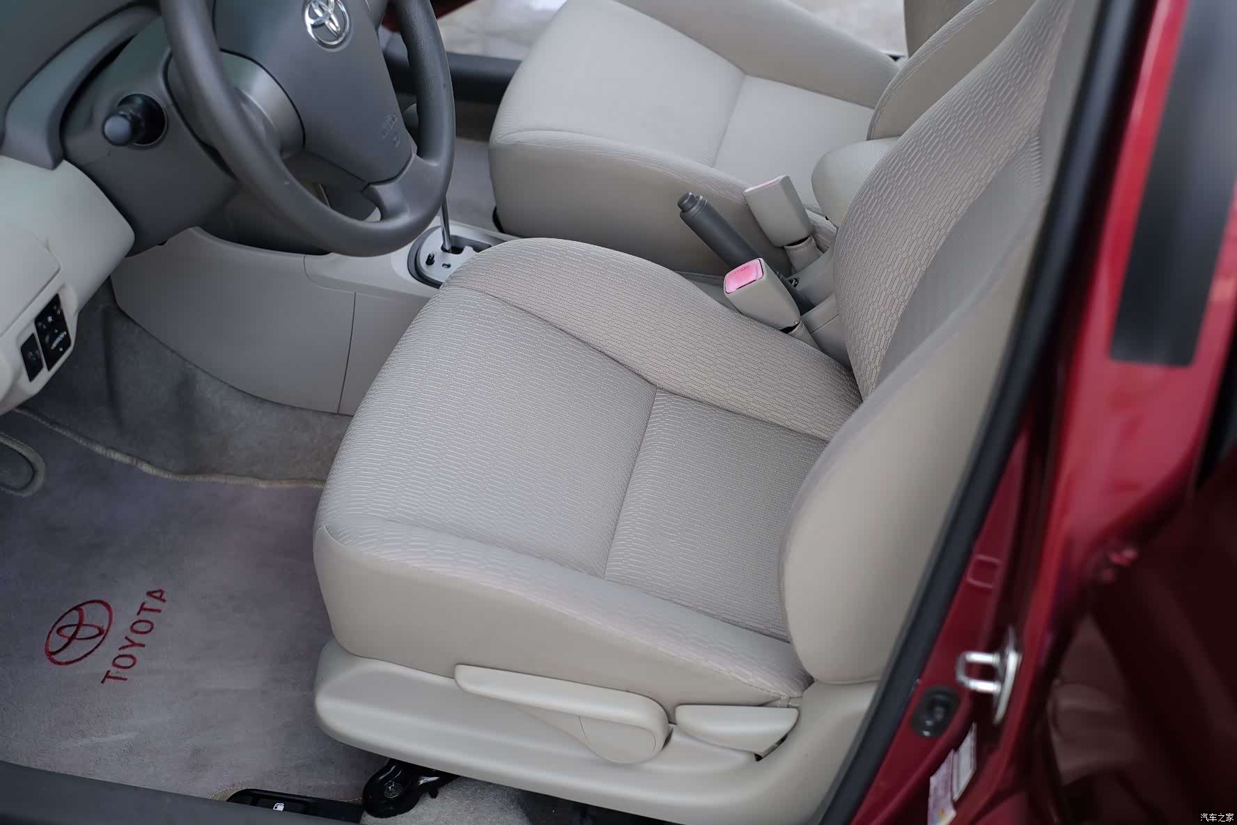 Toyota GL-S, 2012 22