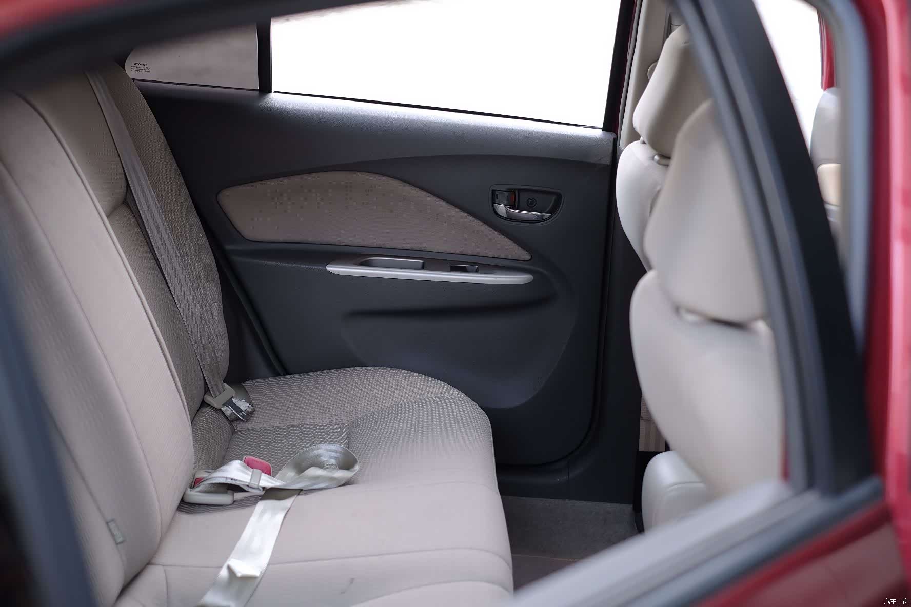 Toyota GL-S, 2012 36