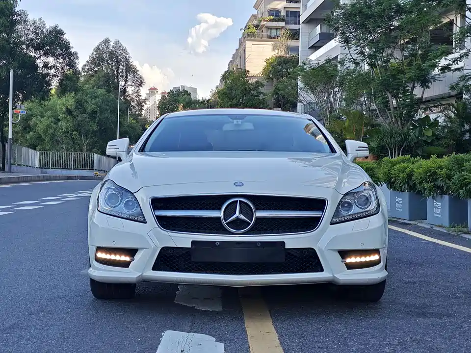 Mercedes-Benz CLS Mercedes-Benz CLS